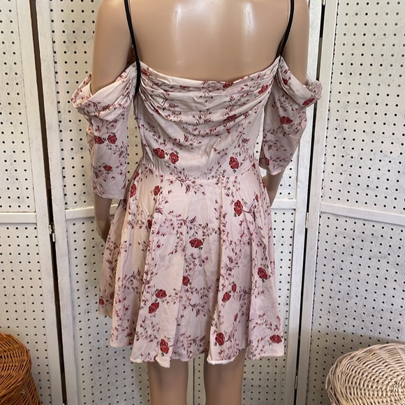 Lovers + Friends - Picture 5 of 8